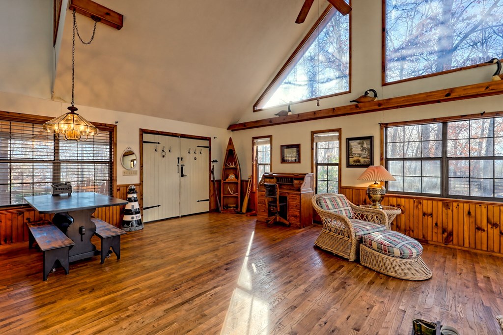 422226 Hiawassee Residential