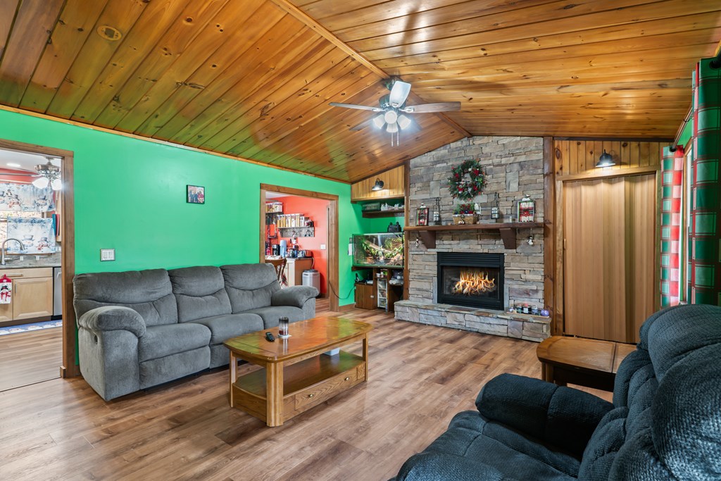 422232 Farner Residential