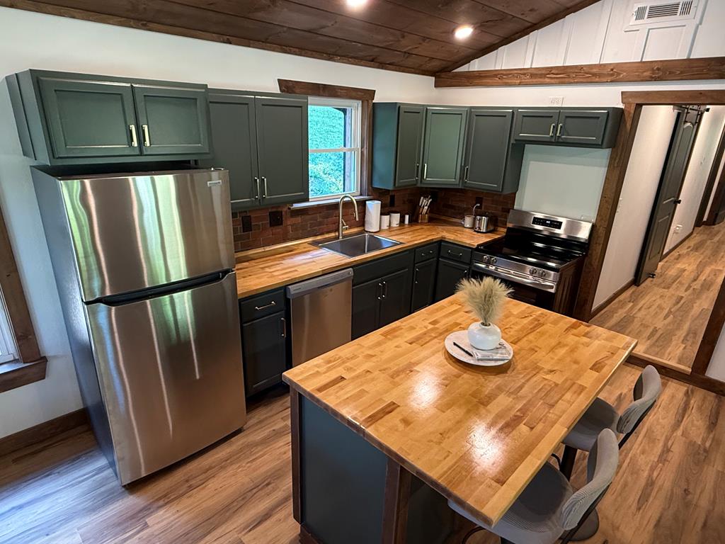 422237 Mineral Bluff Residential