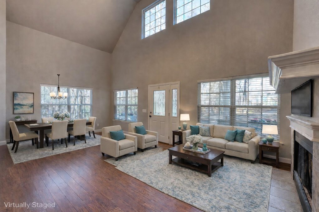 422244 Young Harris Residential