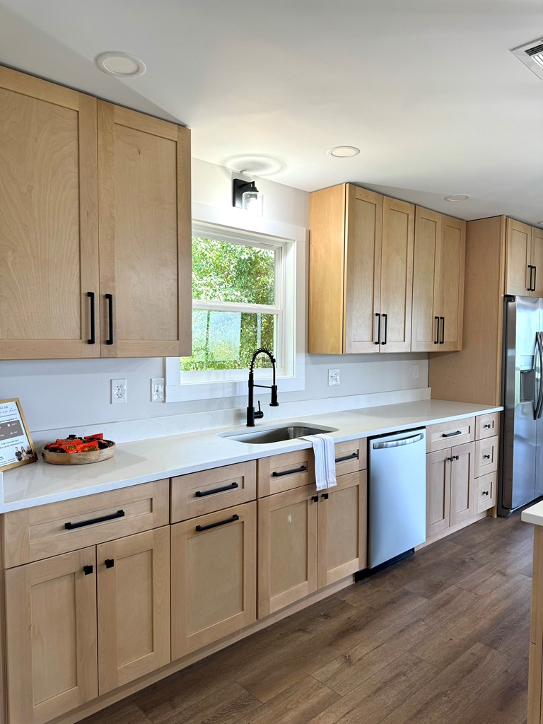 422246 Young Harris Residential