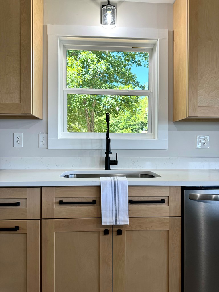 422246 Young Harris Residential