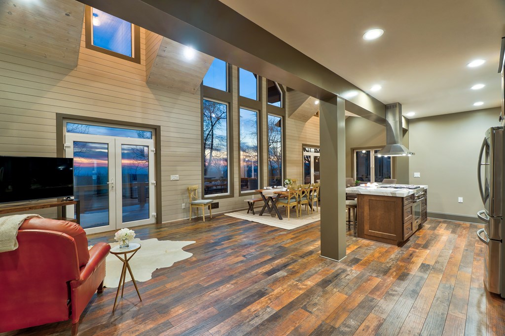 422265 Dahlonega Residential