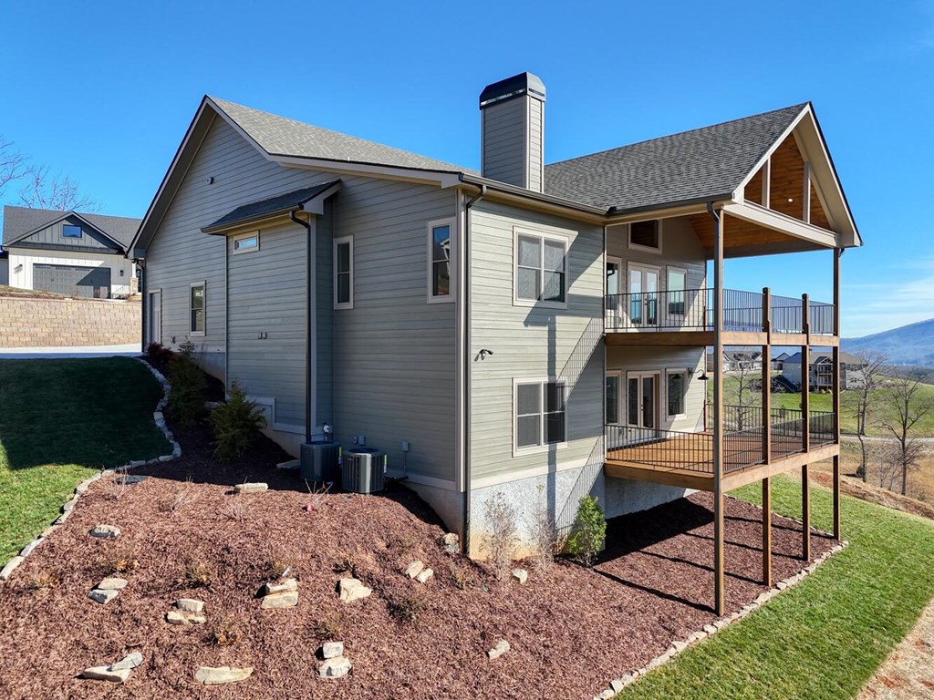 422268 Young Harris Residential