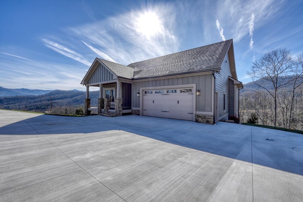 422268 Young Harris Residential