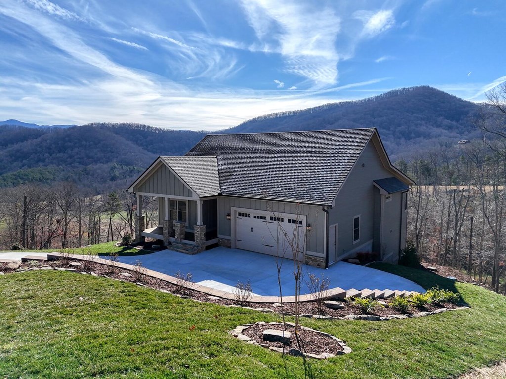 422268 Young Harris Residential