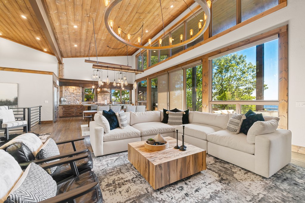 422279 Mineral Bluff Residential