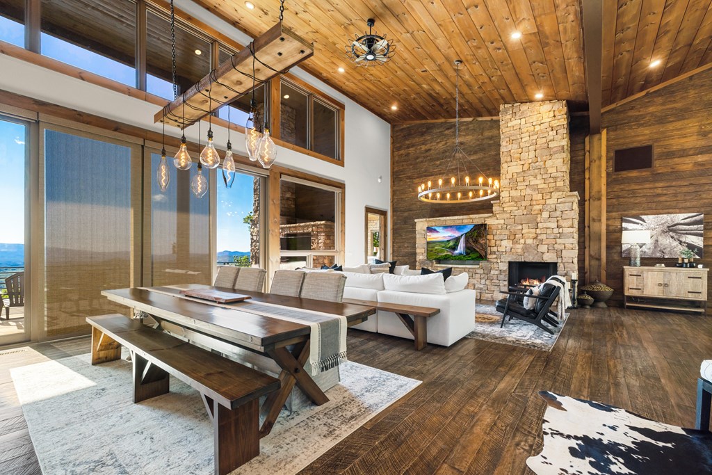 422279 Mineral Bluff Residential