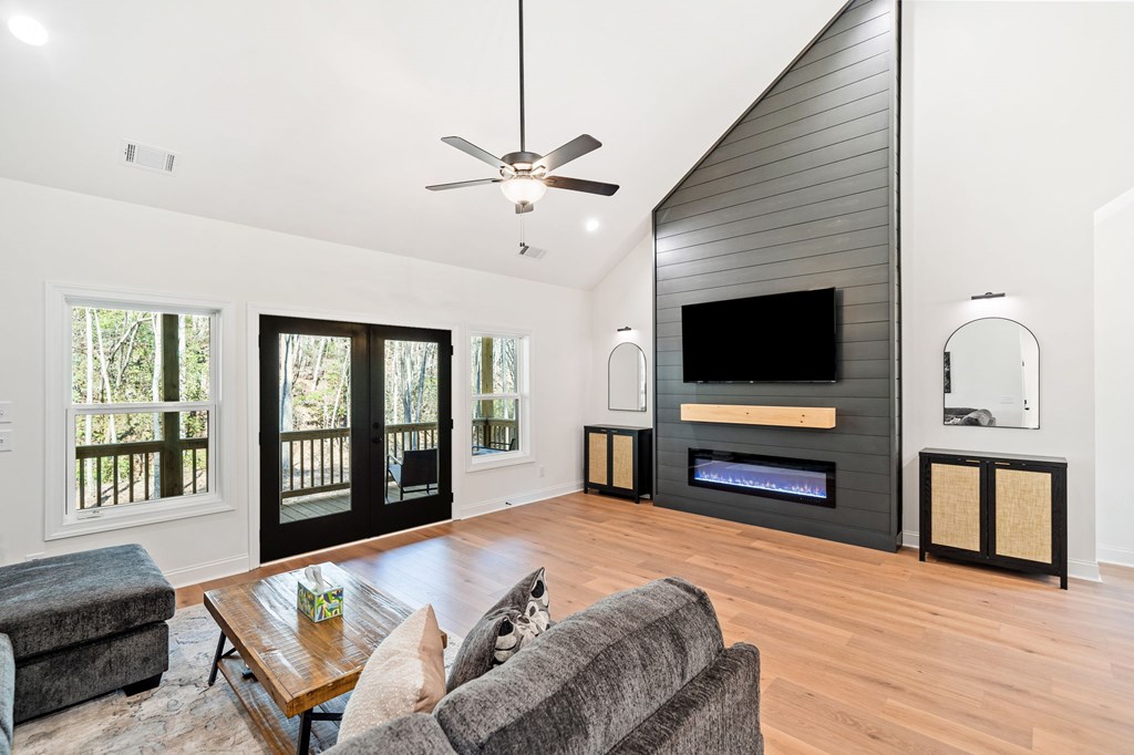 422287 Talking Rock Residential