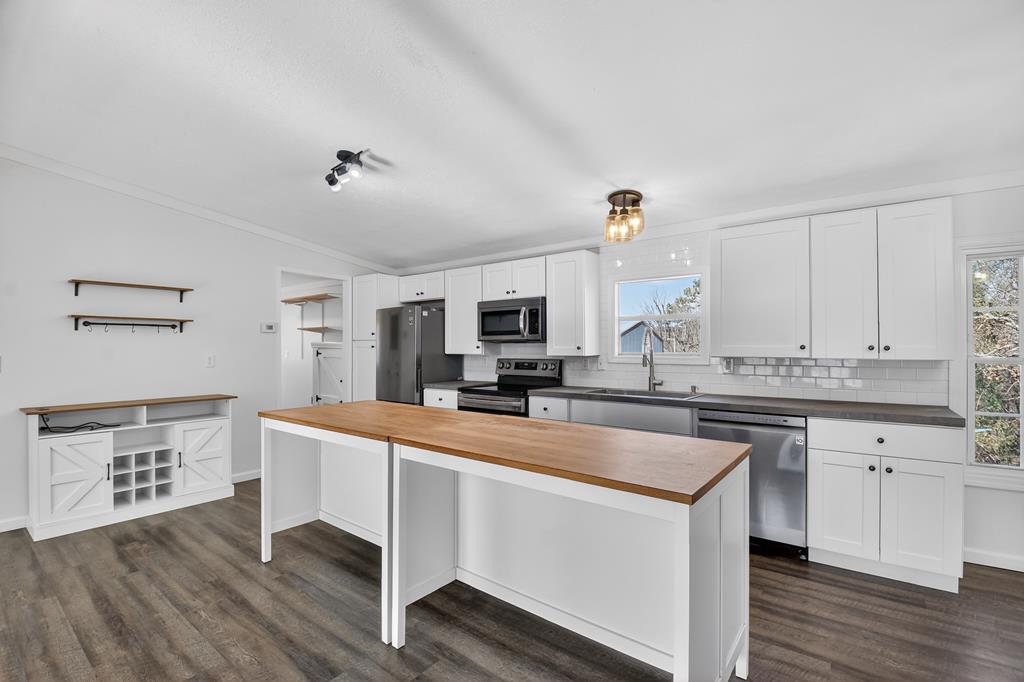 422293 Morganton Residential