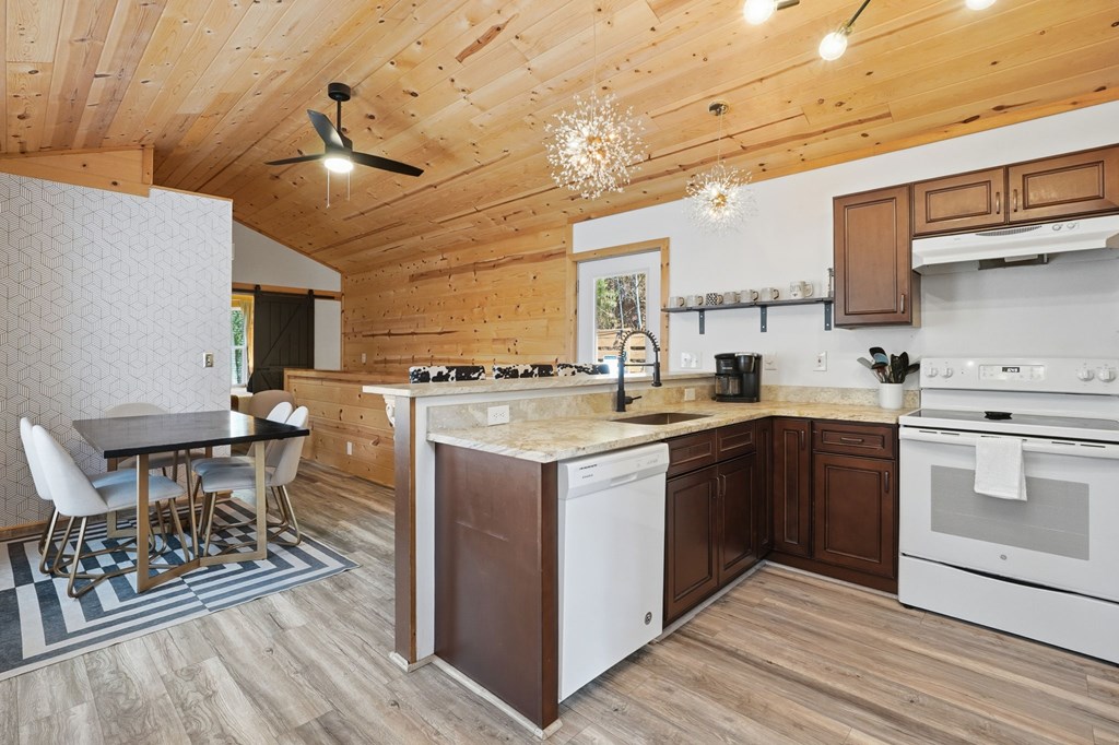 422304 Cherry Log Residential