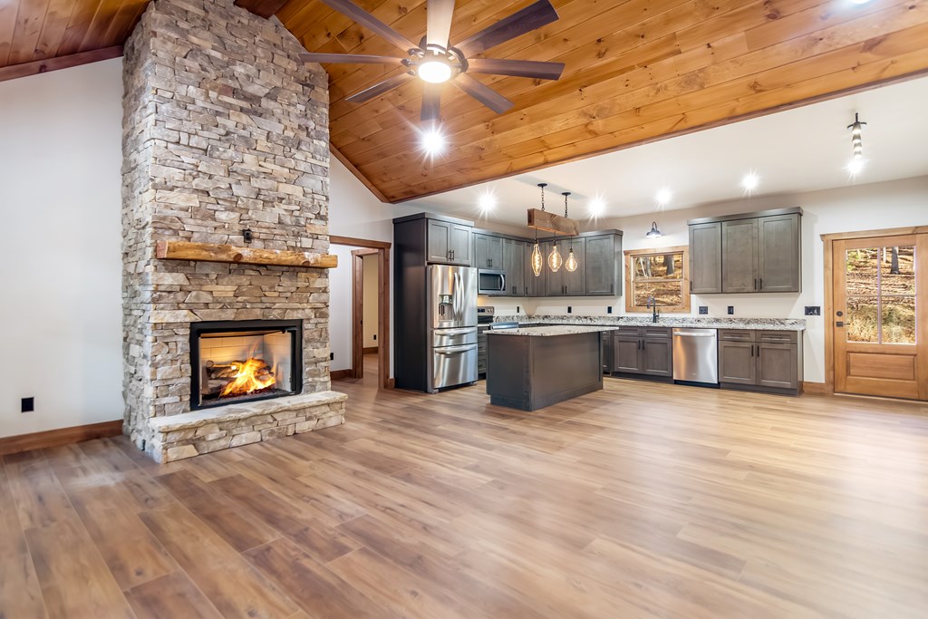 422313 Ellijay Residential