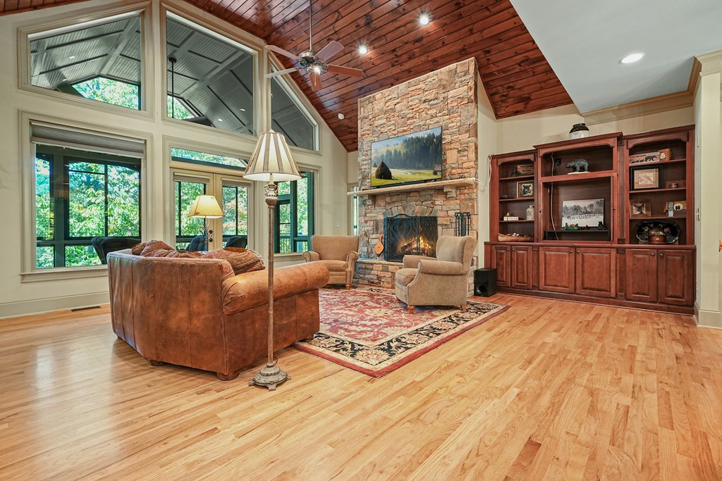 422320 Big Canoe Residential