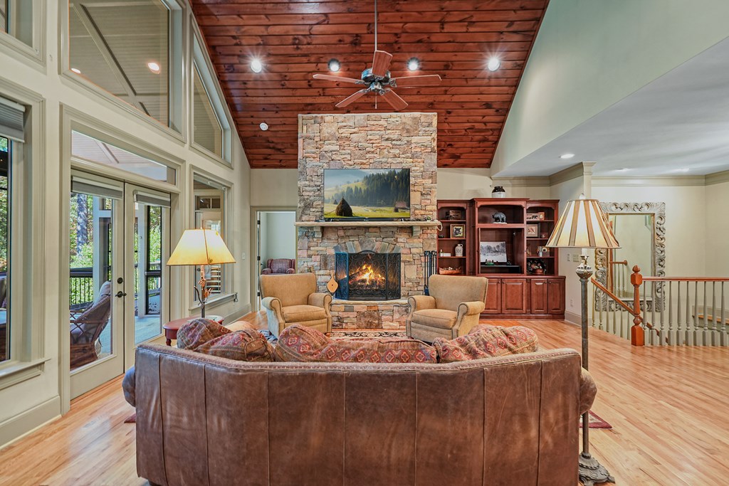 422320 Big Canoe Residential