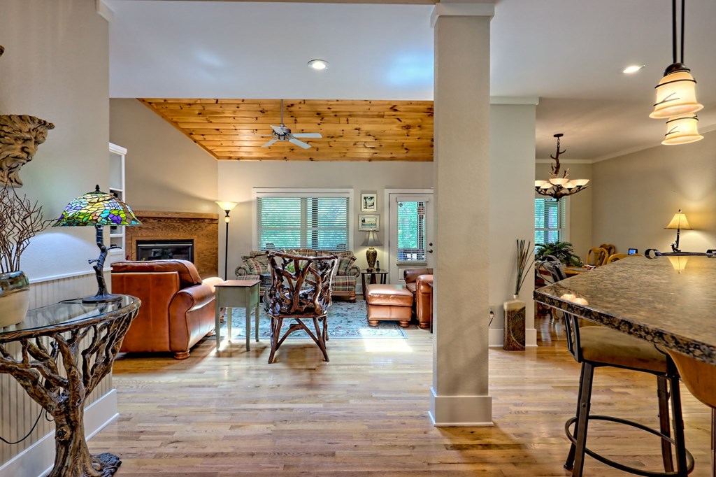 422322 Hayesville Residential