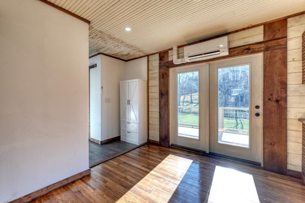 422325 Hiawassee Residential