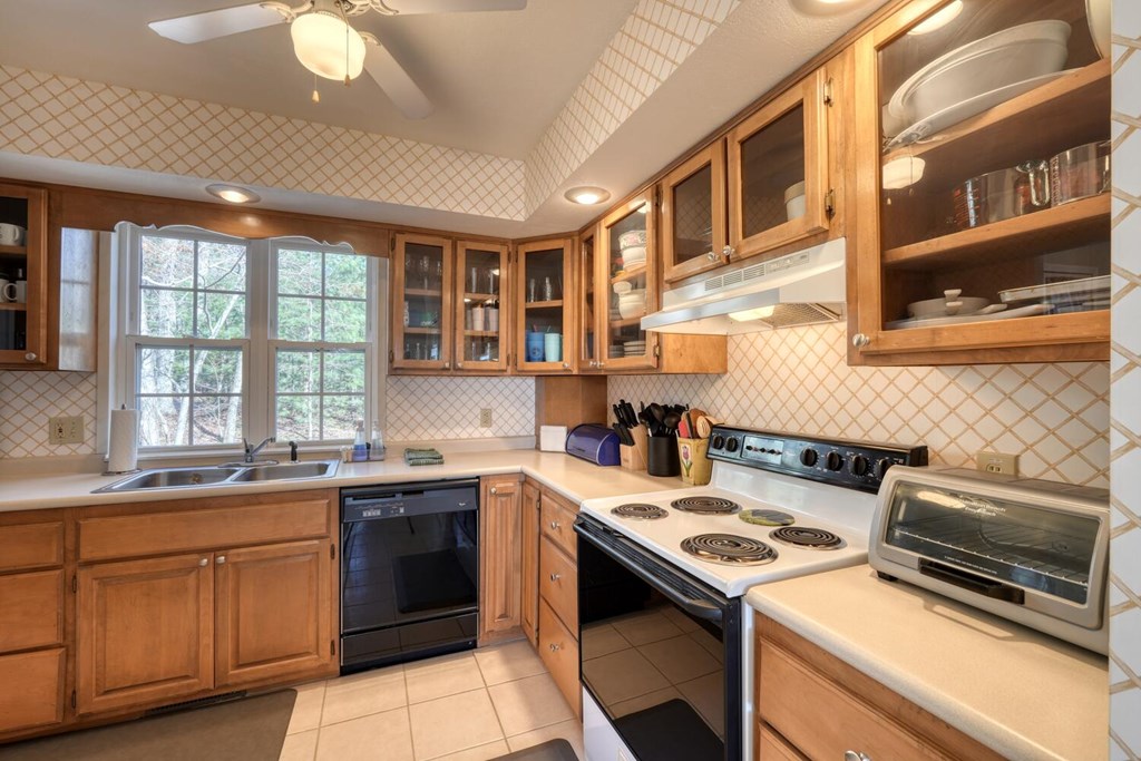 422331 Hayesville Residential