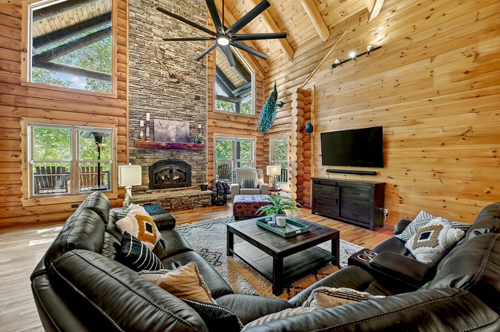 422341 Mineral Bluff Residential