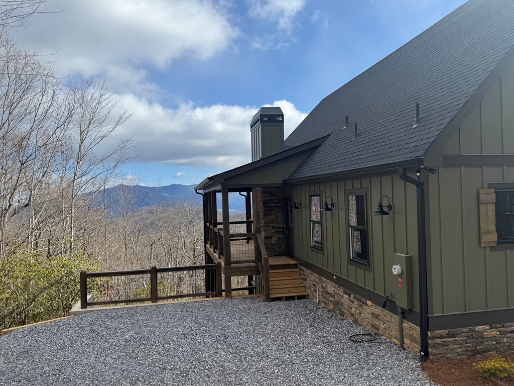 422344 Young Harris Residential