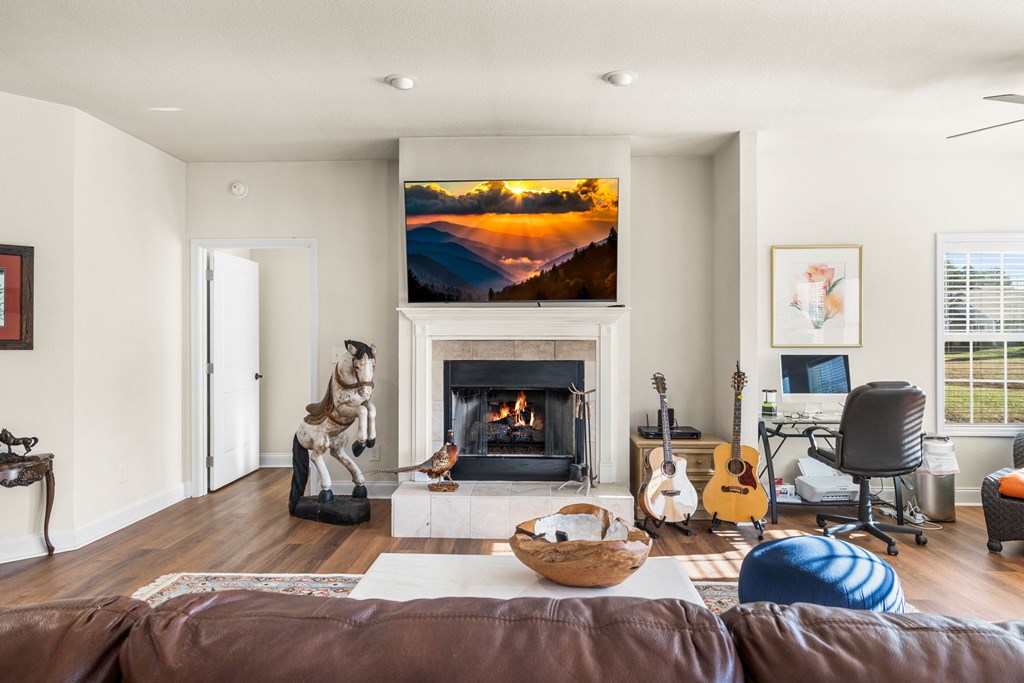 422347 Hayesville Residential