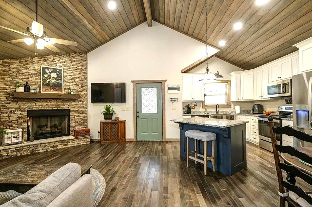 422350 Murphy Residential