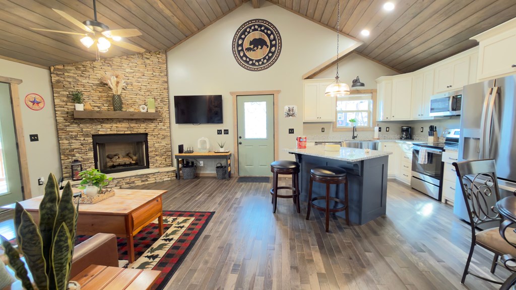 422350 Murphy Residential