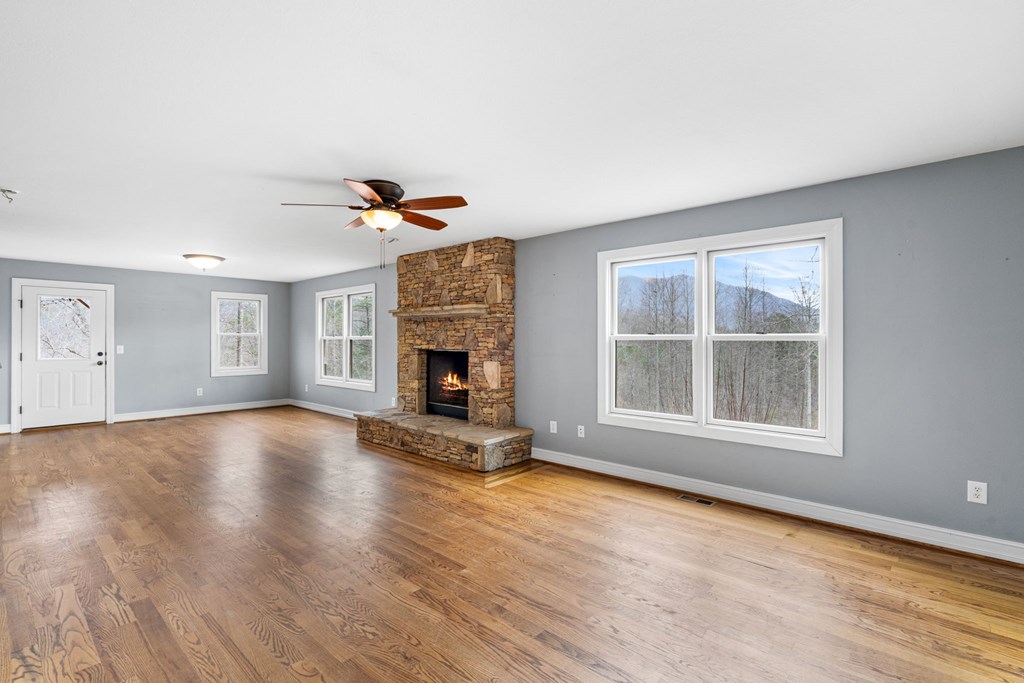 422352 Hayesville Residential