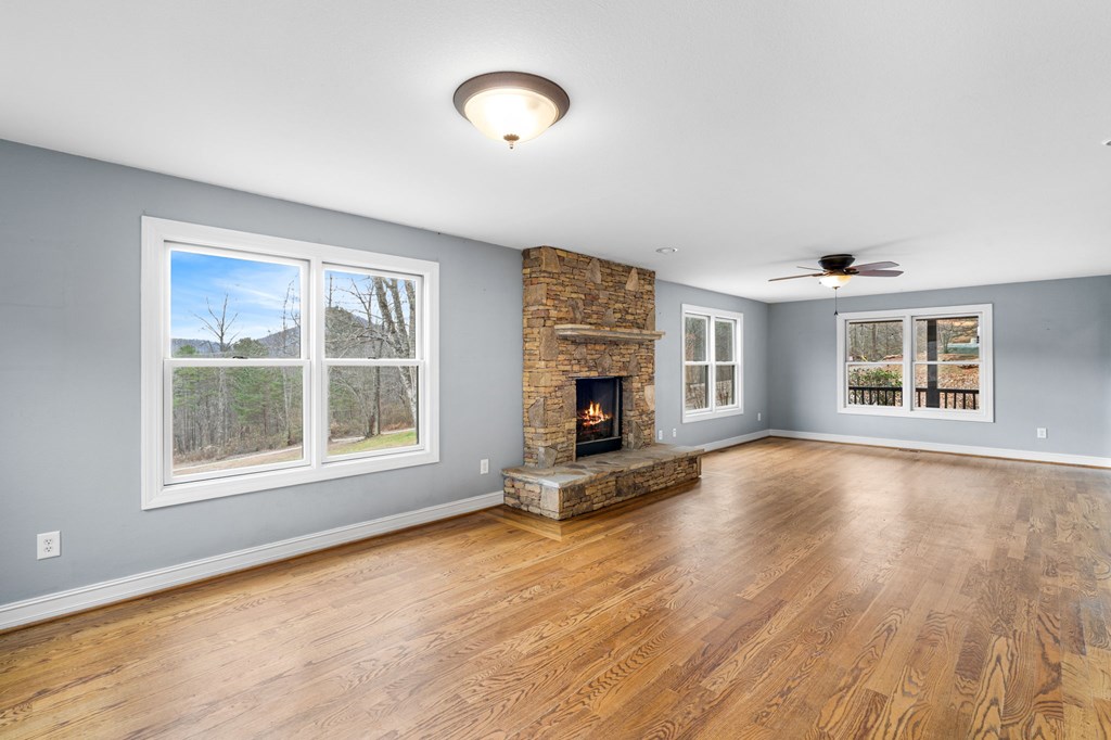 422352 Hayesville Residential