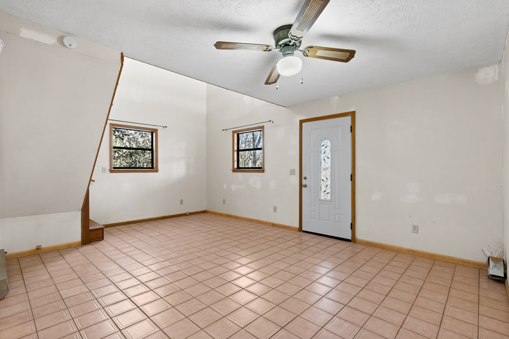 422359 Mineral Bluff Residential