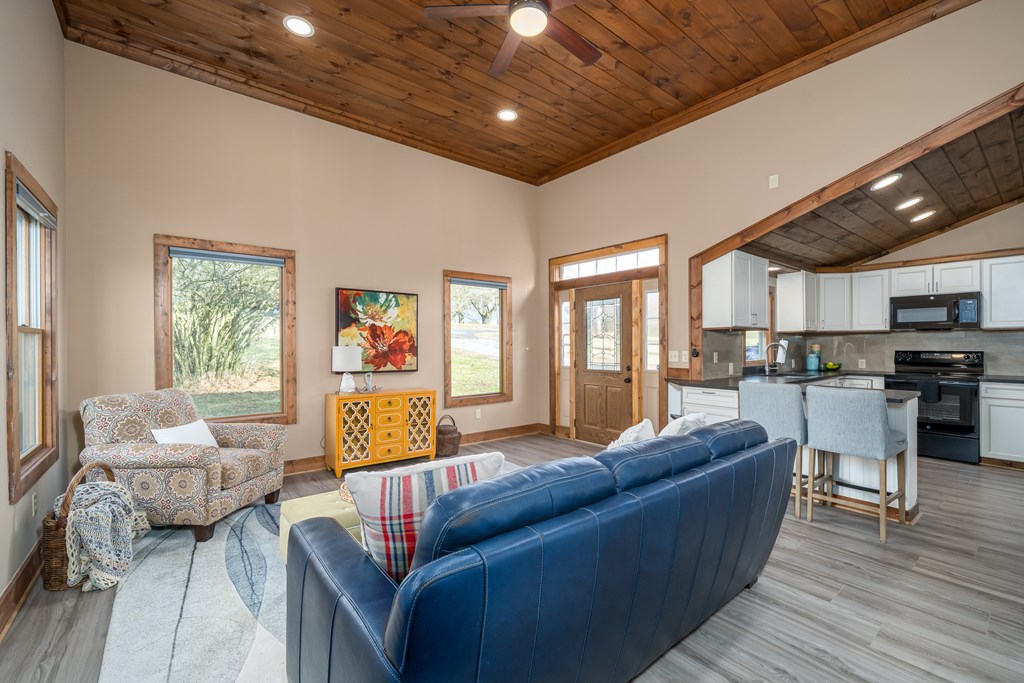 422367 Ellijay Residential