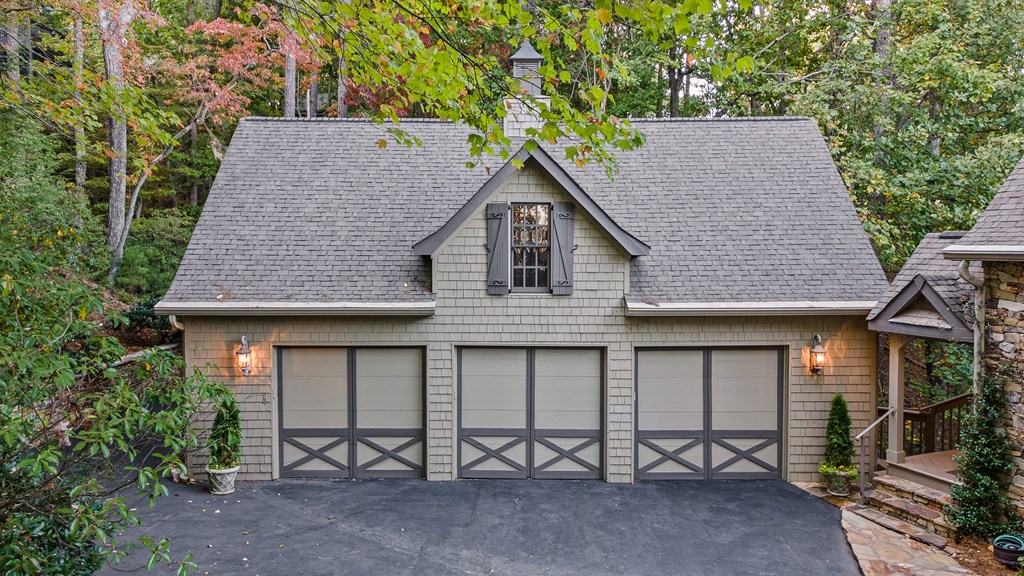 422371 Big Canoe Residential