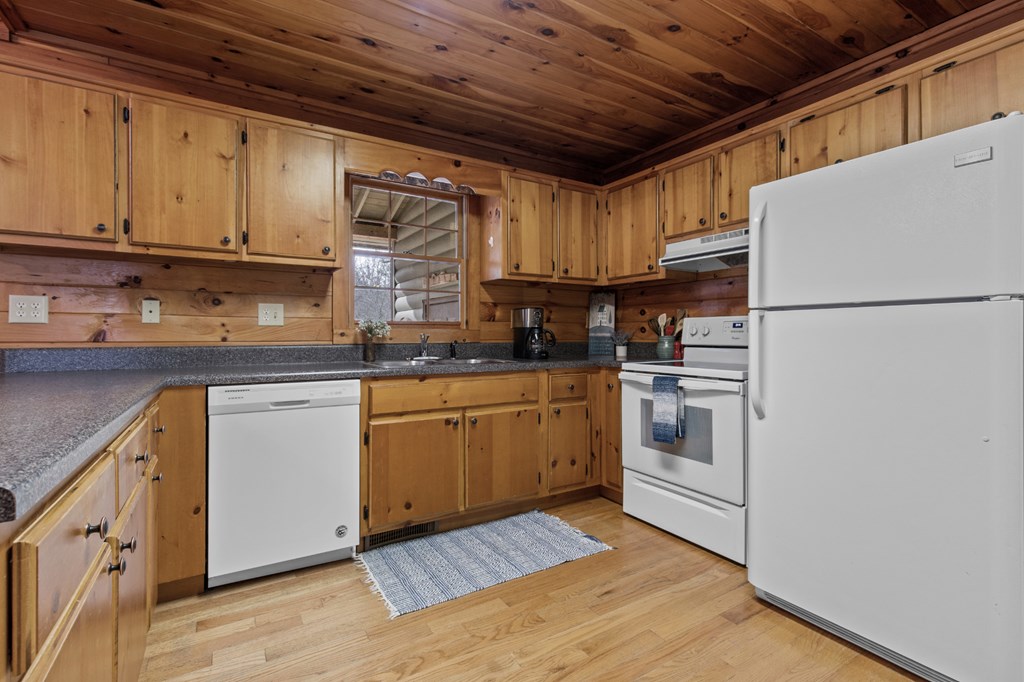 422375 Morganton Residential