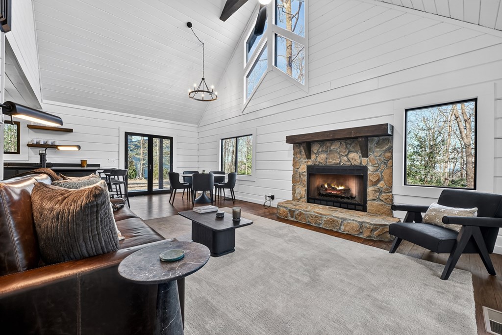 422384 Blue Ridge Residential