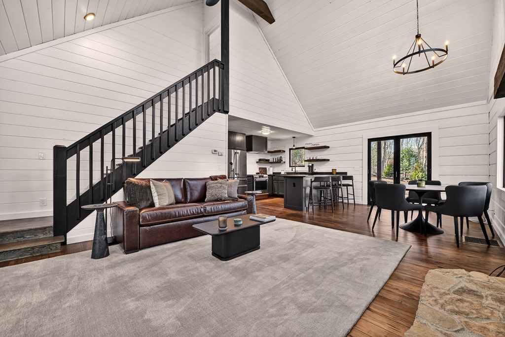 422384 Blue Ridge Residential