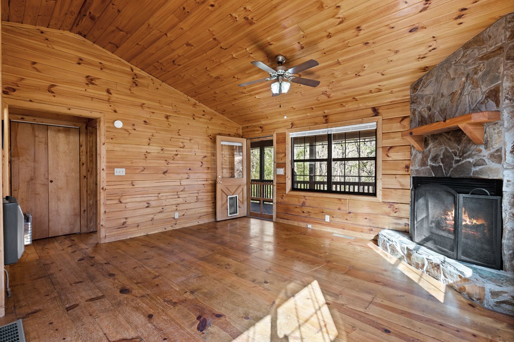 422395 Cherry Log Residential