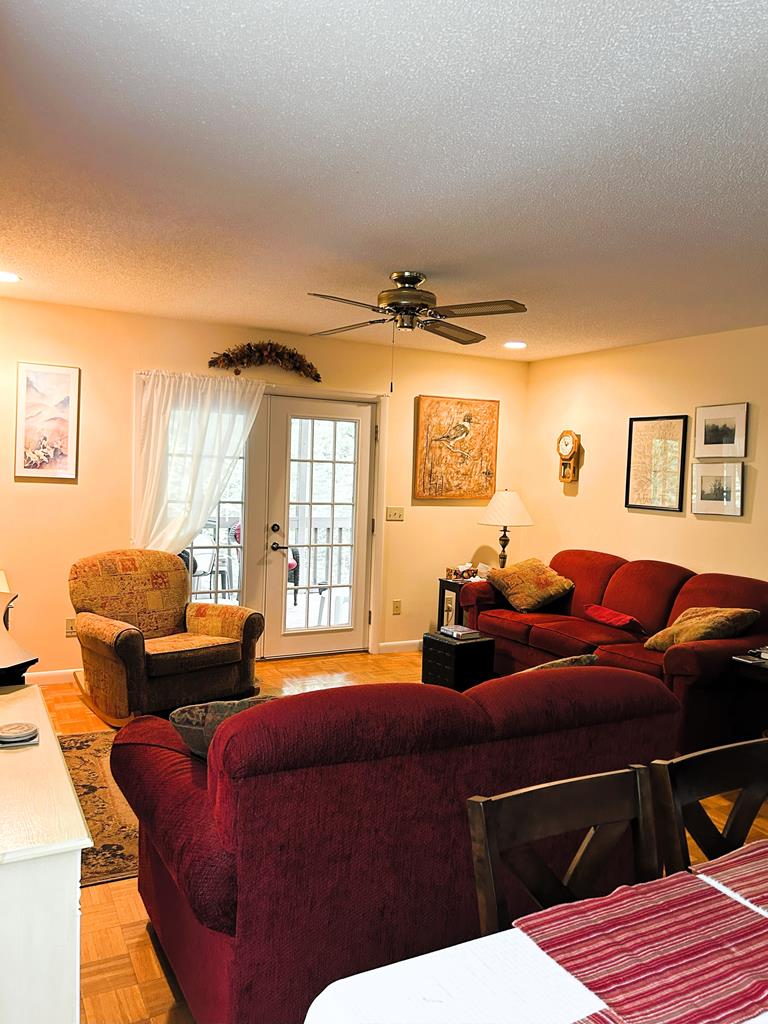 422408 Hayesville Residential