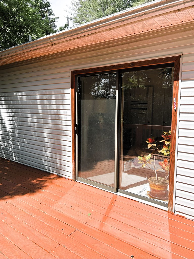 422411 Hayesville Residential