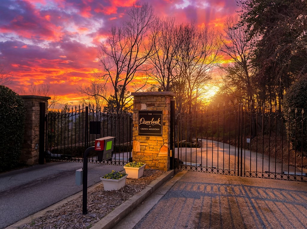 422417 Dahlonega Residential