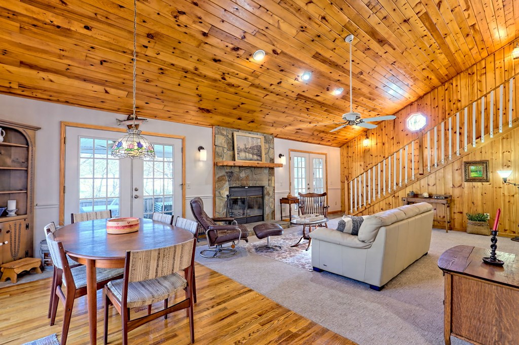 422432 Hayesville Residential