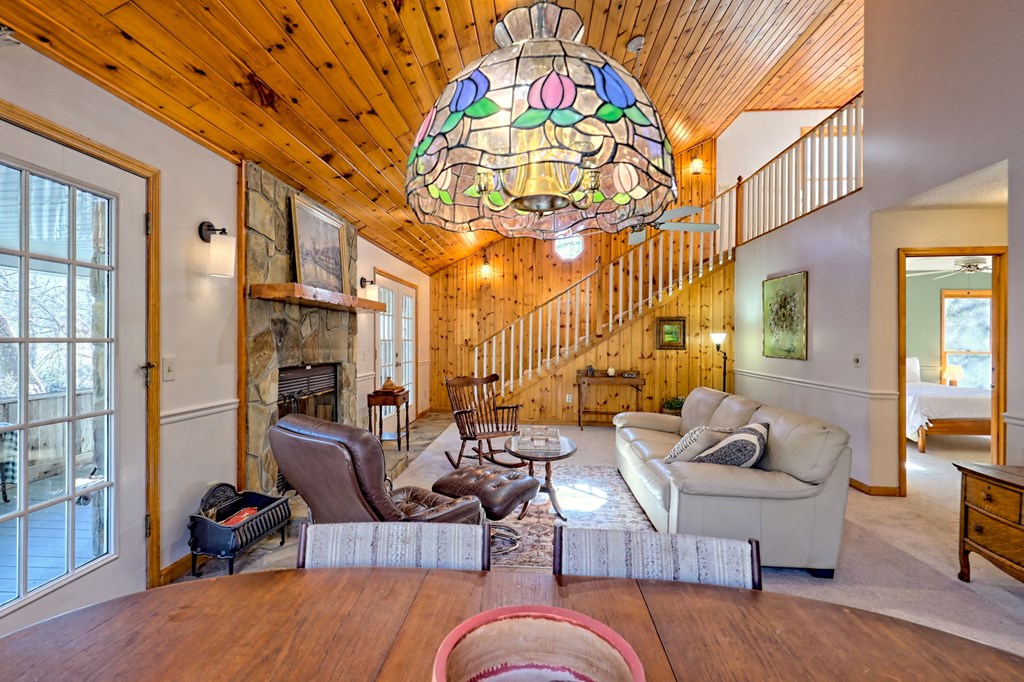 422432 Hayesville Residential