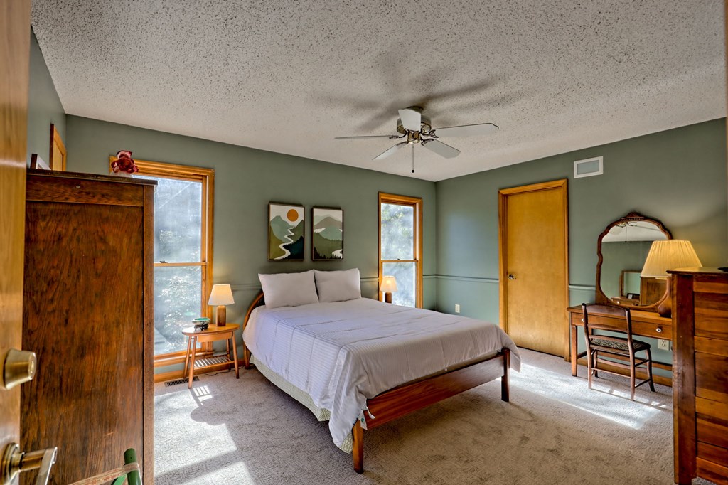 422432 Hayesville Residential