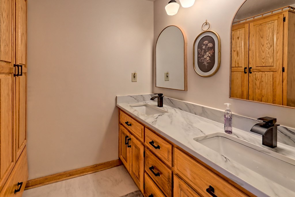 422432 Hayesville Residential