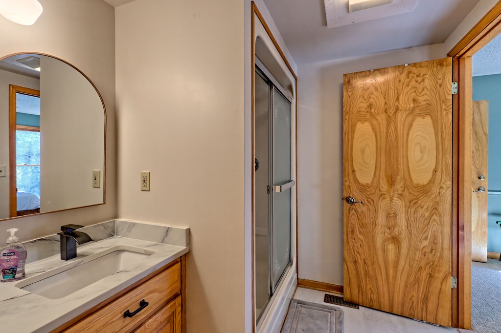 422432 Hayesville Residential