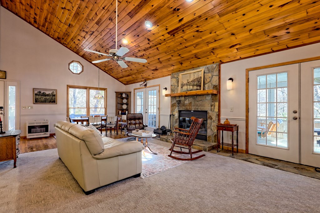 422432 Hayesville Residential