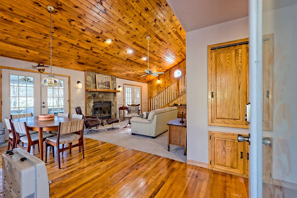 422432 Hayesville Residential