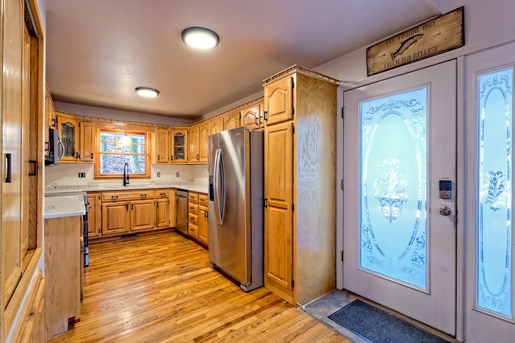 422432 Hayesville Residential