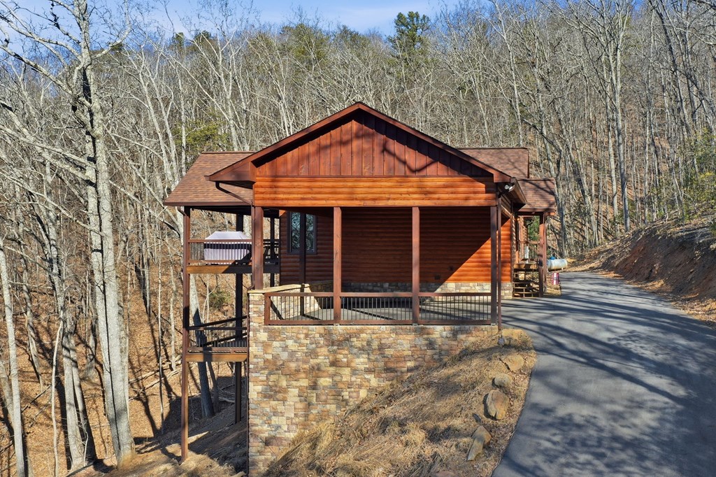 422467 Mineral Bluff Residential