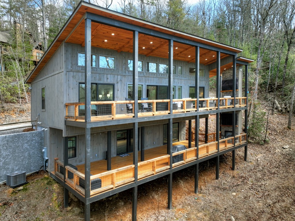 422485 Morganton Residential