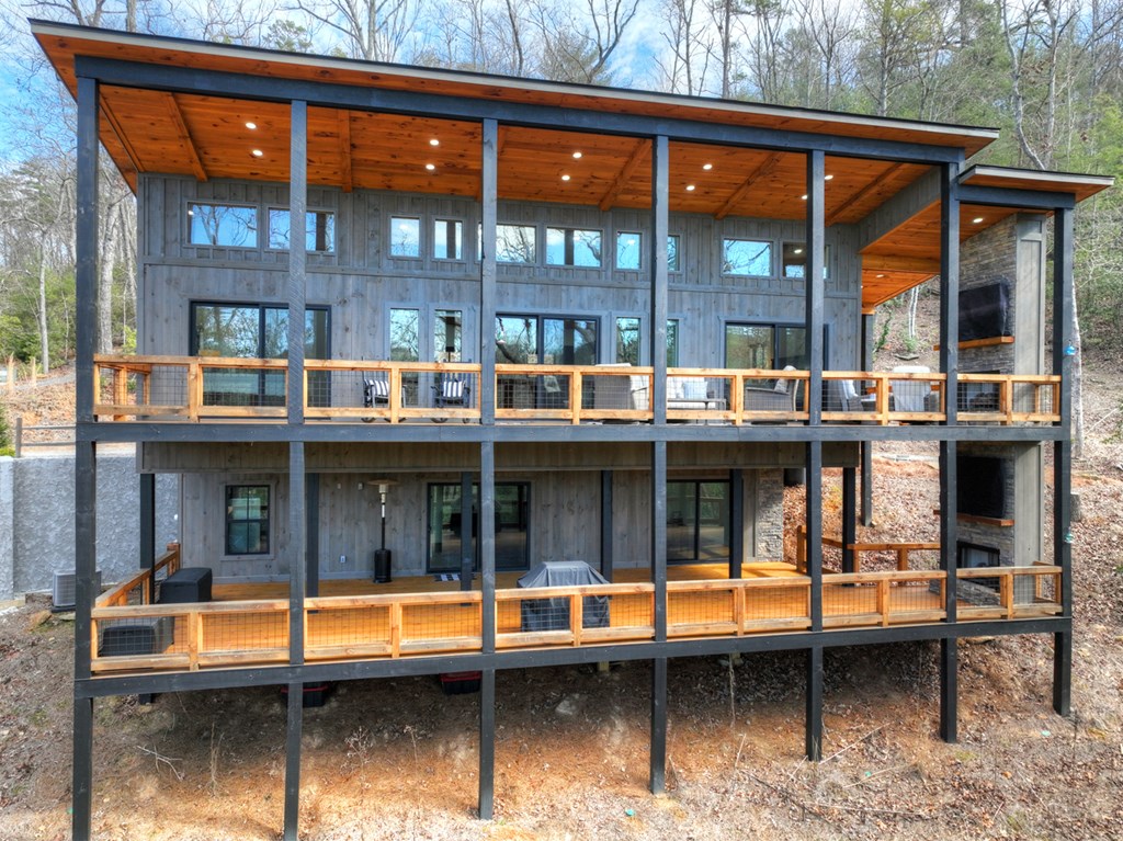 422485 Morganton Residential