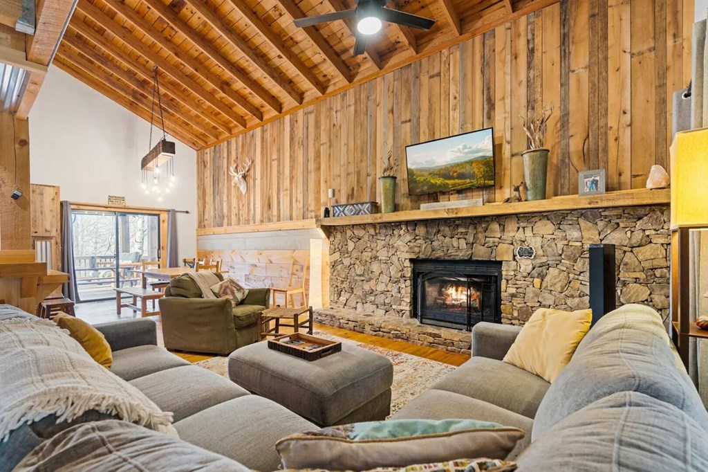 422487 Blue Ridge Residential